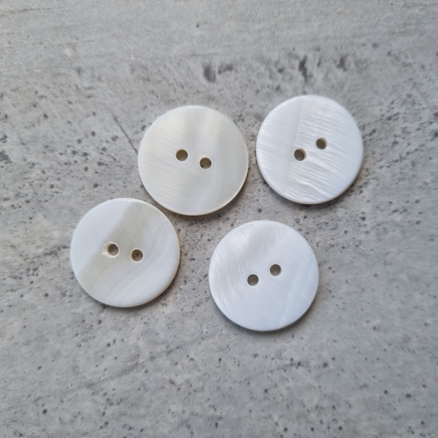 Shell Buttons 21mm x10